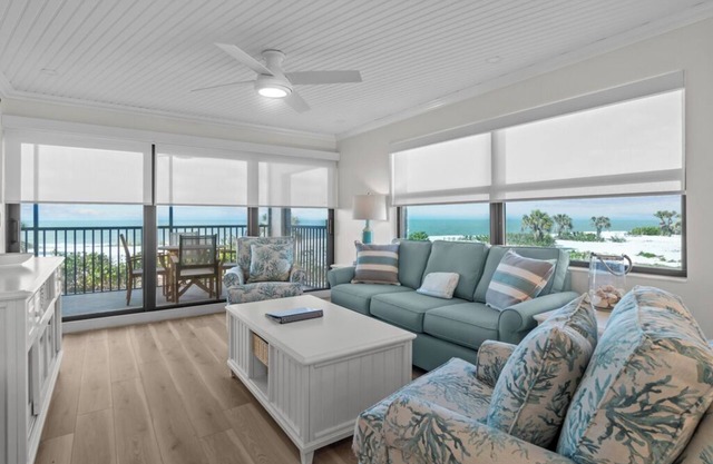 Stunning 2BR/2BA With Panoramic Gulf Front Views, Fully Remodeled!