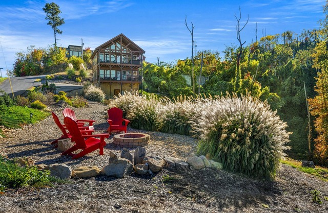 …Stunning 2BR near TOWN! …HOT TUB…Game Room…VIEWS!