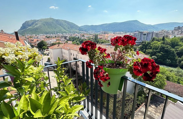 Stunning 3-Bedroom Apartment with modern amenities and breathtaking views!