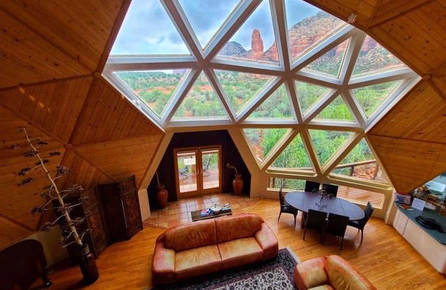 STUNNING 5 STAR SEDONA DOME WITH AWESOME RED ROCK VIEWS! n
