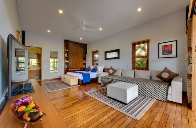 Stunning 9BR Villa Located In Seminyak - Beautiful Garden & Swimming Pool!