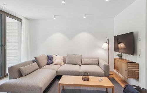 Stunning Apartment In Tossens With Wifi