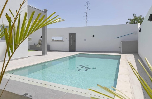 Stunning Apartment within Villa Nr Los Cristianos