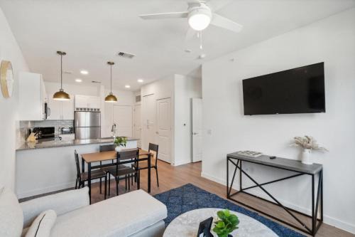 Stunning Austin Oasis With Properties By Preston