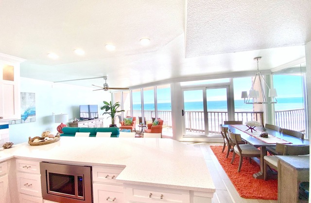 Stunning Beach Front Condo & Breathtaking Ocean Views on Mustang Island/Port A