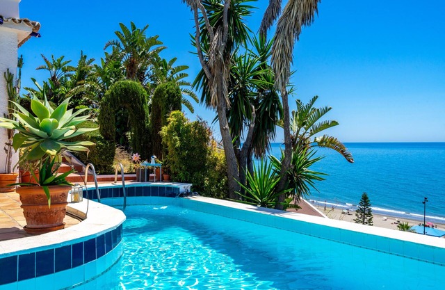Stunning Beachclose Villa by Costarentals - Ref 03
