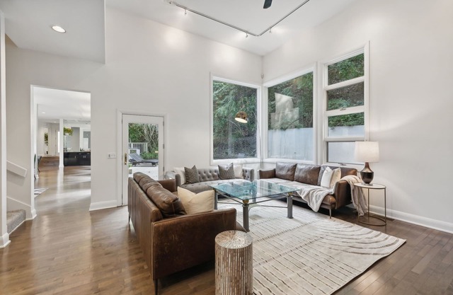 Stunning Belle Meade Mansion with Luxury Amenities and Hot Tub