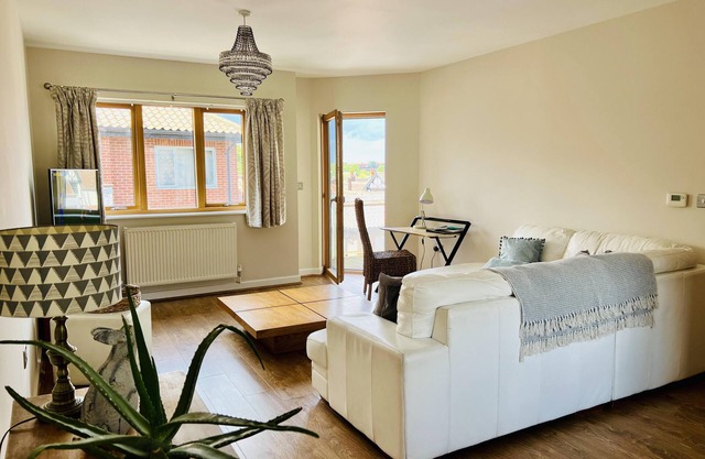 Stunning Cathedral view city centre apartment