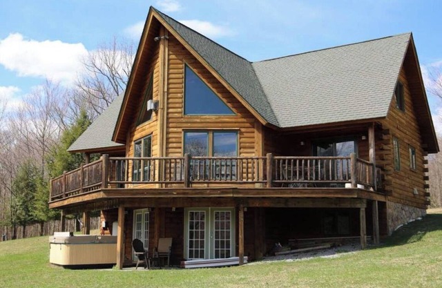 Stunning Catskills Cabin Getaway, facing BelleAyre