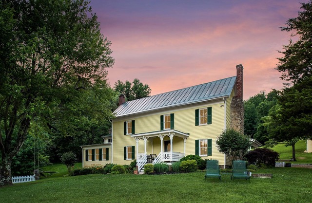 Stunning Family/Friends Retreat,110 Private Acres, Renovated Historic Home