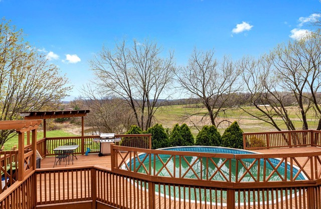 Stunning Former Winery With Mountain Views