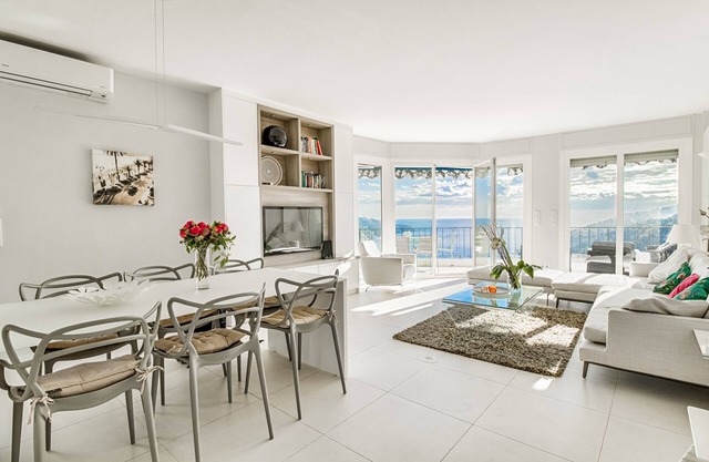 Stunning renovated penthouse apartment with panoramic seaview and big terrace