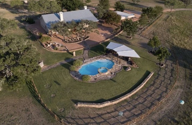 Stunning Fredericksburg Ranch House with Pool and Hot Tub!