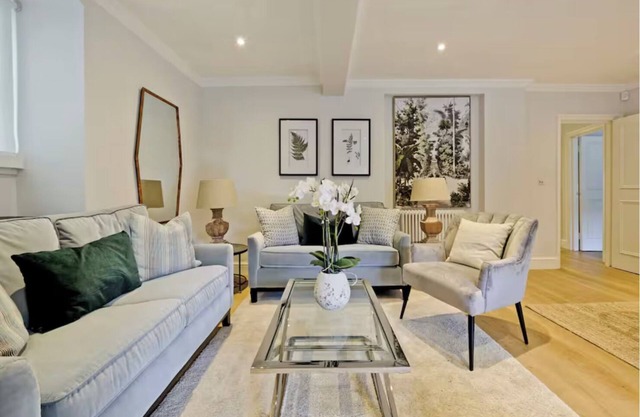 Stunning garden apartment in heart of Kensington