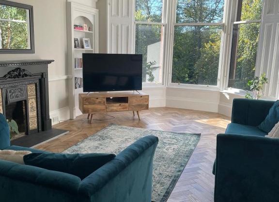 Stunning Glasgow West End Apartment - facing Botanic gardens
