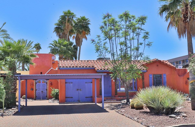 Stunning Haceinda Style in the Heart of Tucson with Pool and Guest House