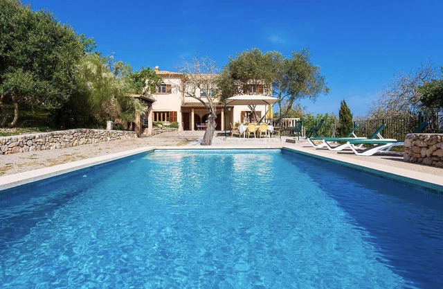 Stunning home in Arta