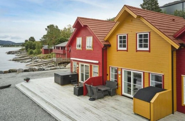 Stunning home in Eidsvåg i Romsdal