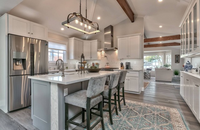 STUNNING in Santa Barbara 3 Bed/2 Bath 7 DAYS MIN SHORT TERM WELCOMED