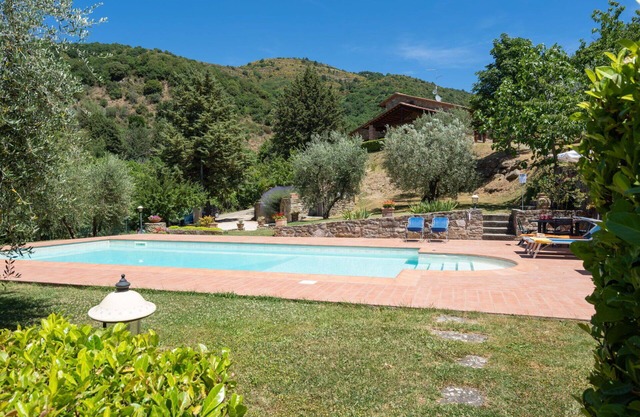 Stunning private villa for 6 people with WIFI, private pool, TV, terrace and pets allowed
