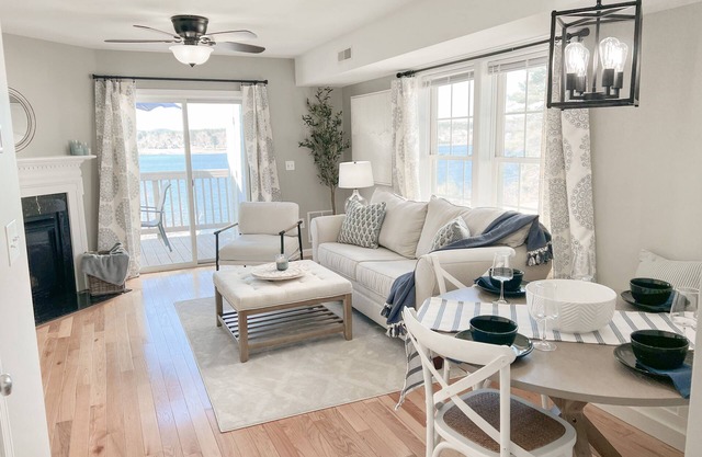 Stunning Lakefront Condo on Lake Winnipesaukee - Direct Access To Lake!