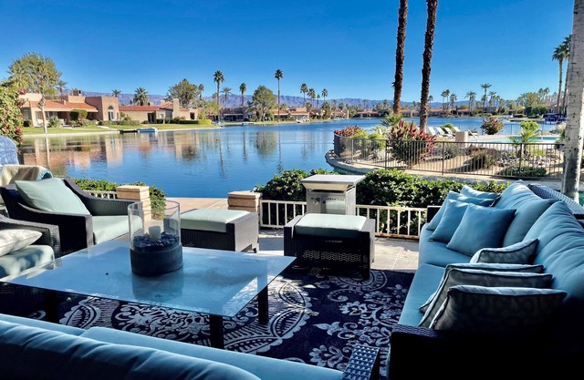 STUNNING LAKEFRONT HOME! High ceilings, GORGEOUS VIEWS and Modern Space!