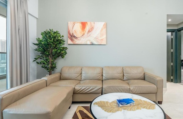 Stunning Large 1 Bed Room Apartment in Elite Business Bay Residence