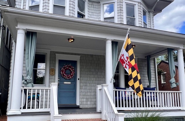 Stunning, Large Historic Annapolis Home, Steps to Downtown, Private Driveway!