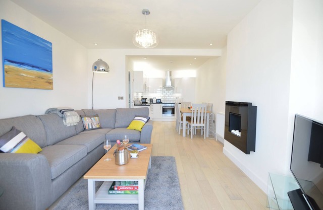 Stunning Lower Deck apartment sleeping 6 on Porthmeor Beach, St Ives, Cornwall