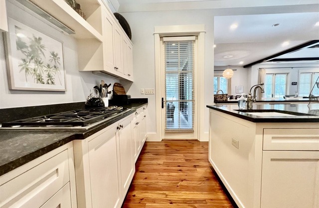 Stunning, Luxurious Wilson Village Property Includes Bikes!