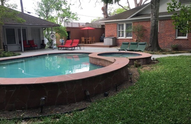 Stunning Montrose Cottage With Pool and jacuzzi