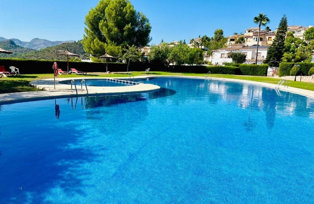 Stunning mountain views! Private Villa with fabulous communal pool!
