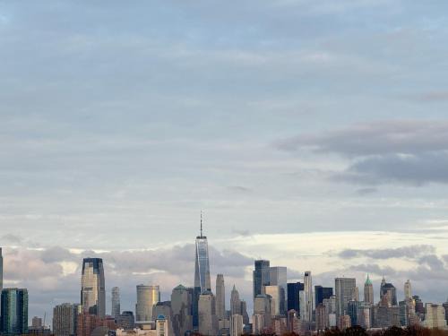 Stunning NYC rooftop views minutes away from NYC 2 bedroom 2 bath