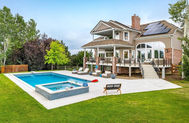 Stunning Oasis with Pool, Mountain Views & Game Room
