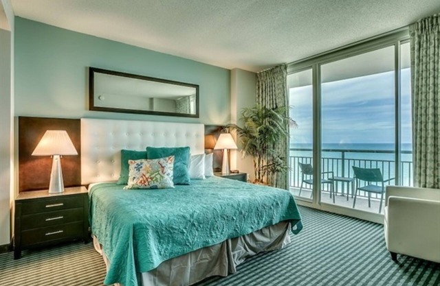 ❤️Stunning Ocean Front 2BD/2BA, in Heart of Myrtle Beach New 50” Smart TV