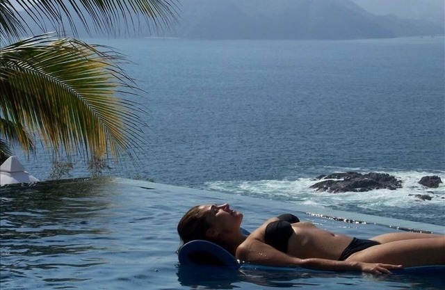 Stunning Ocean front villa, gated LaPunta, fully staffed, sunsets every night!
