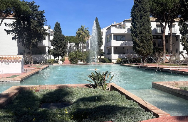 Stunning Penthouse Apartment - located beachside close to amenities