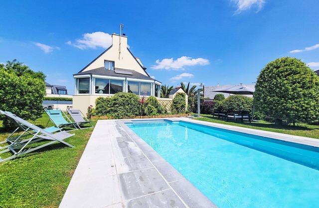 Stunning private villa for 8 guests with private pool, WIFI, TV, terrace and pets allowed