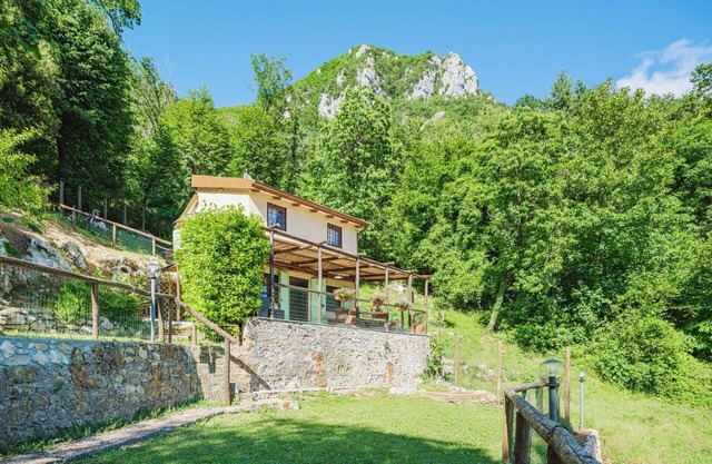 Stunning private villa for 4 people with WIFI, TV, terrace and pets allowed