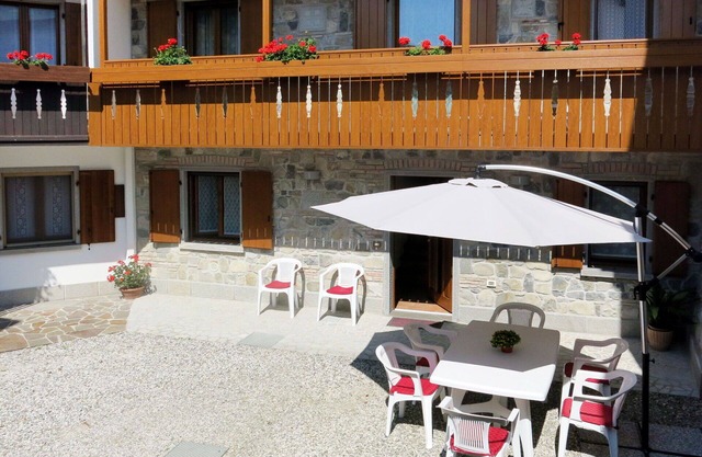 Stunning private villa for 8 guests with WIFI, TV and patio