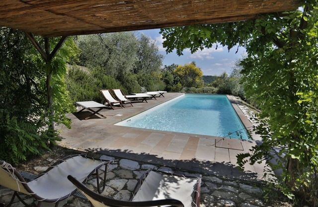 Stunning private villa with WIFI, private pool, TV, terrace and panoramic view, close to Florence