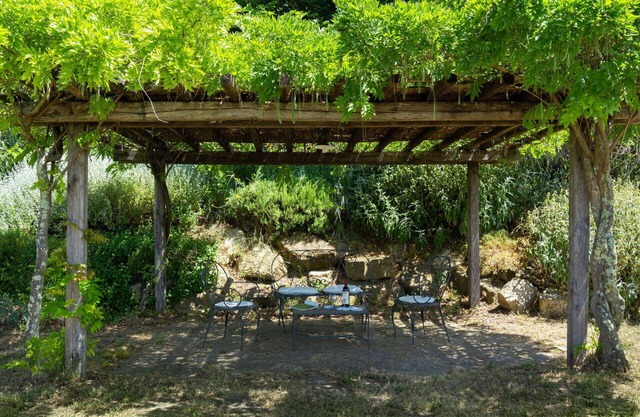 Stunning private villa for 11 guests with private pool, WIFI, TV and balcony, close to Florence