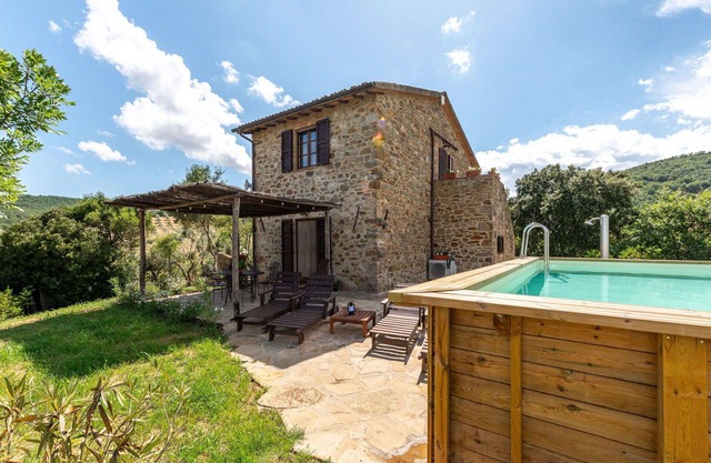 Stunning private villa with A/C, WIFI, private pool, TV, patio, pets allowed and panoramic view