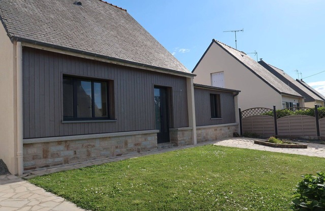 Stunning private villa for 4 guests with TV, terrace and pets allowed