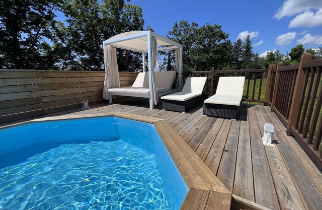 Stunning private villa for 6 people with WIFI, private pool, TV, terrace and pets allowed