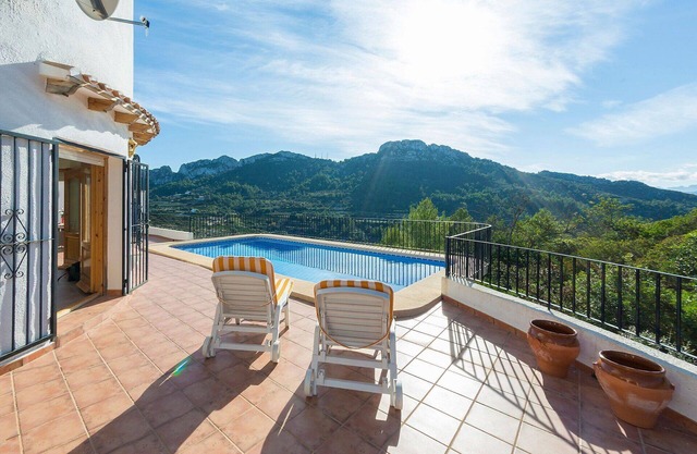 Stunning private villa for 7 guests with WIFI, private pool, A/C, TV, terrace and parking