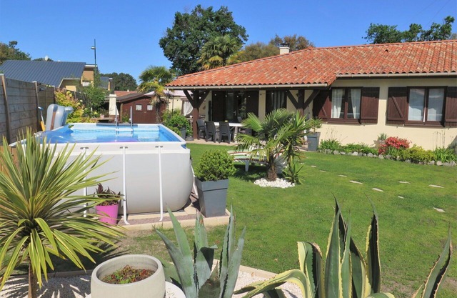 Stunning private villa for 4 guests with private pool, WIFI, TV, terrace and pets allowed