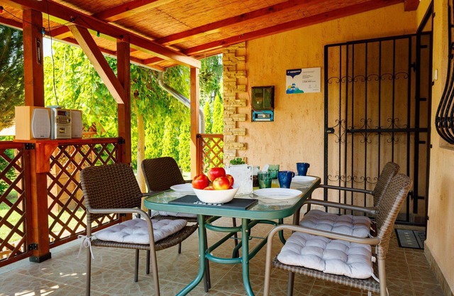 Stunning private villa for 5 people with WIFI, hot tub, TV and terrace