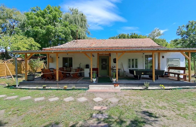 Stunning private villa for 4 people with WIFI, TV, terrace and parking