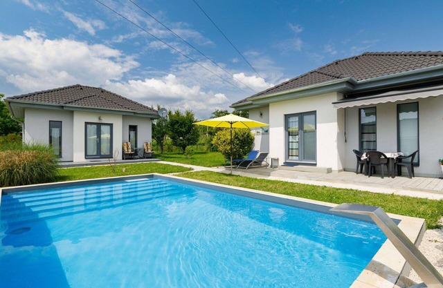 Stunning private villa for 7 guests with private pool, terrace, pets allowed and parking